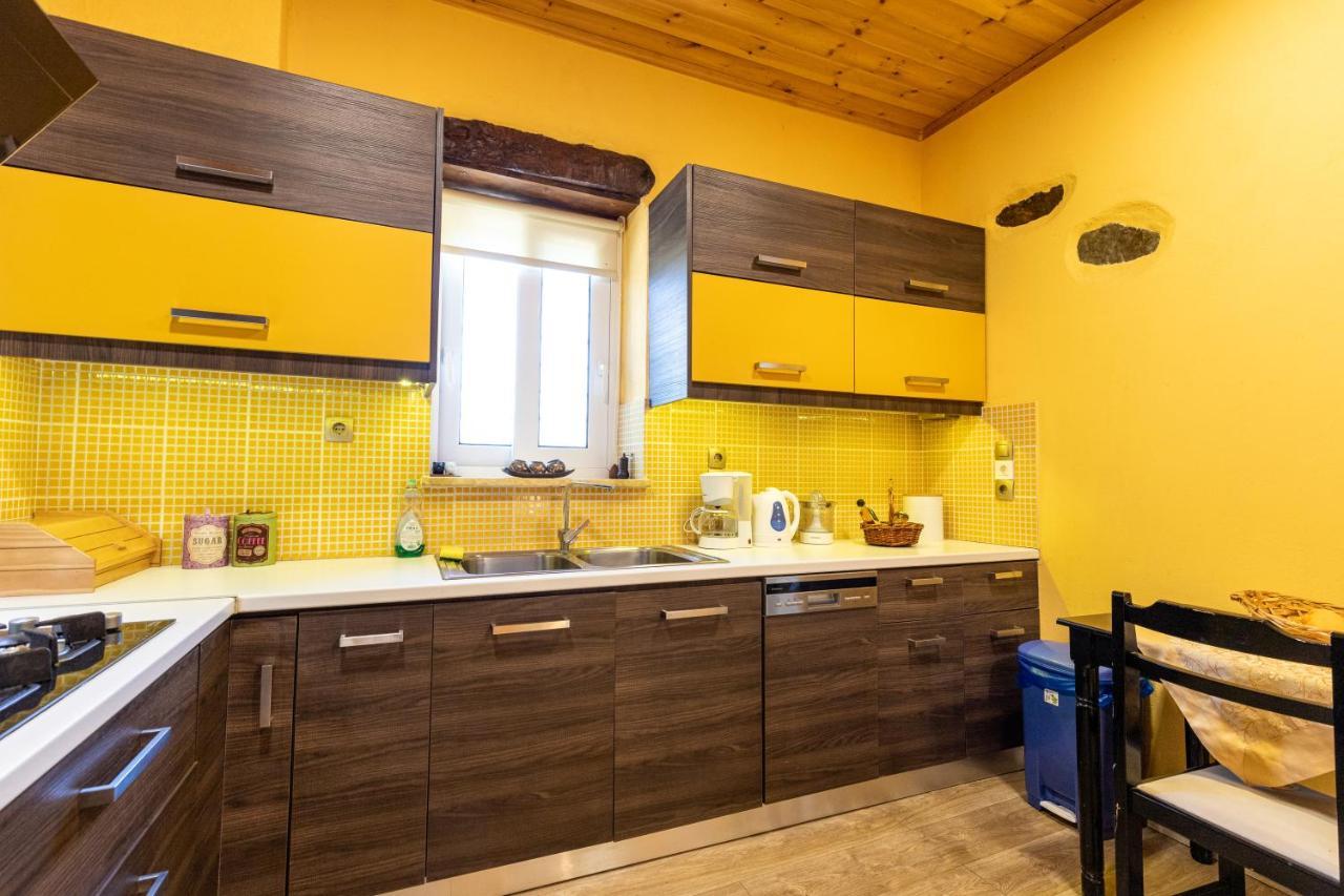 Apartment Zois Stone House *